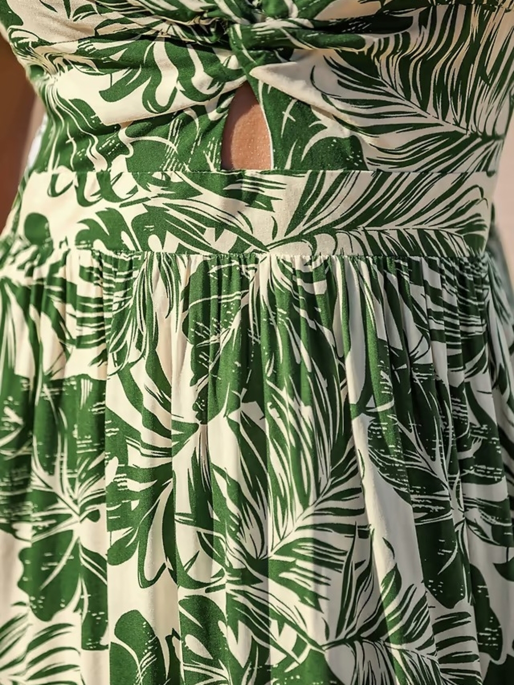 CUPSHE NWT Tropical Palm Leaf V-Neck Maxi Dress Size L - Picture 5 of 7